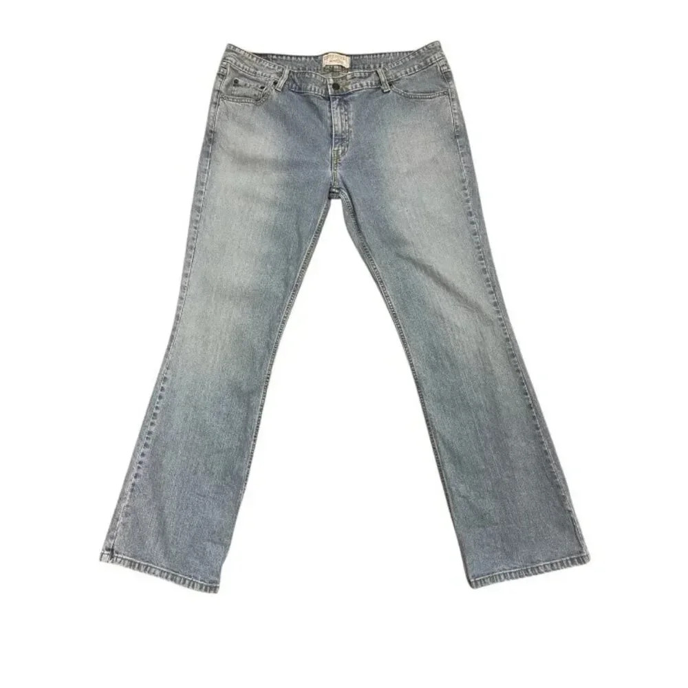 Levi Strauss Signature Vintage Y2K Light Wash Low Rise Bootcut Jeans, 17